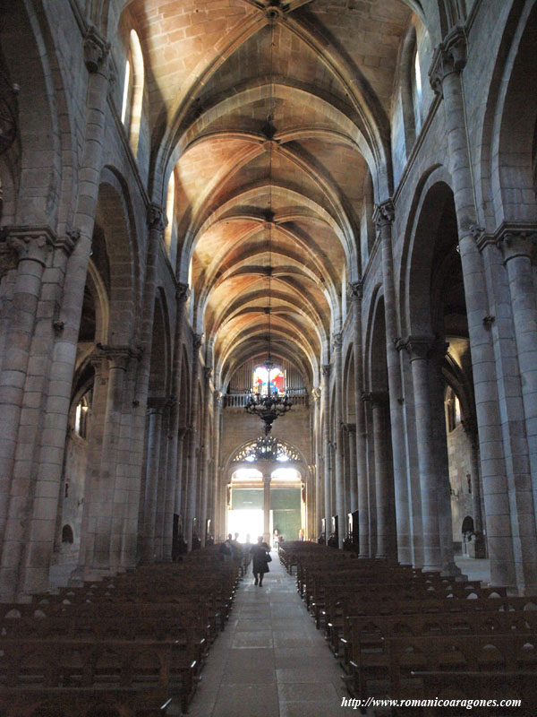 PÓRTICO DEL PARAISO. APOSTOLARIO